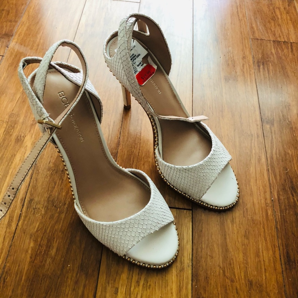 BCBG white heeled Sandals